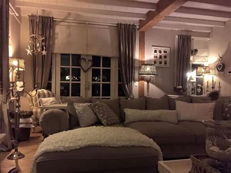 Interieur van La Petite Maison met landelijke inrichting