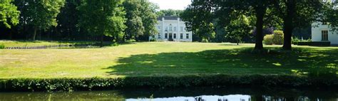 panoramisch uitzicht op het Landgoed Ehzerwold met uitgestrekte tuinen en omringende natuur