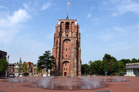 De scheve Oldehove toren, een iconisch monument in Leeuwarden