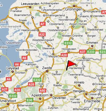 een kaart van Ommen met daarop de locatie van Kamp Erika aangegeven, met daarnaast de huidige camping