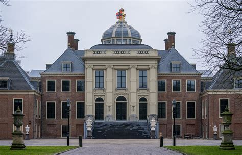 Ansichtkaart van Paleis Huis ten Bosch uit het begin van de 20e eeuw