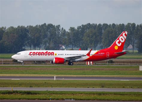 close-up van de nieuwe Corendon livery op de Boeing 737 MAX 9, inclusief de tekst 