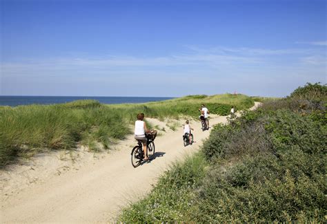 Fietsen door de duinen van Ameland