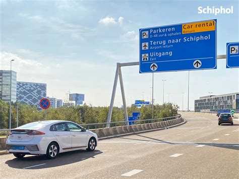 Foto van de ingang van parkeergarage Schiphol P1