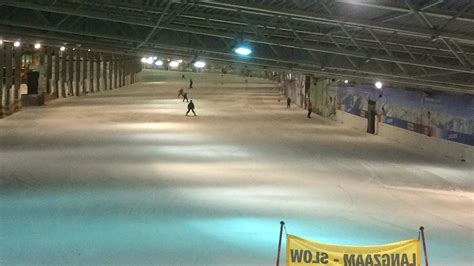 Een foto van de indoor skibanen van SnowWorld Landgraaf.