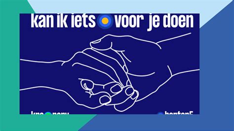 een geëvacueerd gezin wordt geholpen door buren
