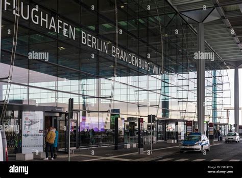Nieuwe terminal van Berlin Brandenburg Airport (BER) met een moderne architectuur