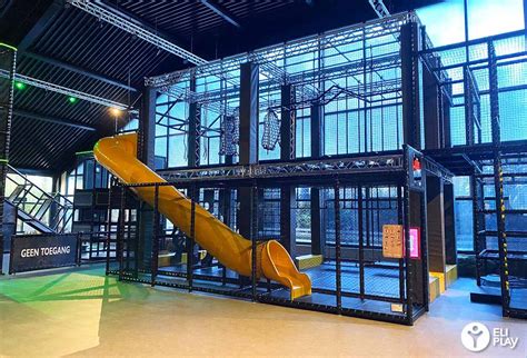 Foto van de vernieuwde Action Factory met diverse speel- en ontspanningsmogelijkheden.