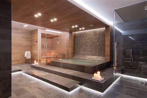 Interieur van een luxe wellness villa met sauna en bad