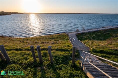 Landschap van Ouddorp met Noordzee en Grevelingenmeer
