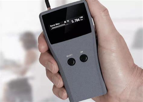 Foto van een handbediende RF-detector