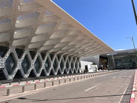 Plattegrond van Marrakech Menara Airport met aanduiding van terminals en faciliteiten