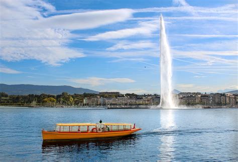 Het Meer van Genève met de Jet d'Eau en de Mont Blanc op de achtergrond