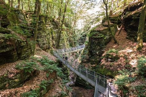 Landschapsfoto van de rotsformaties in het Müllerthal.