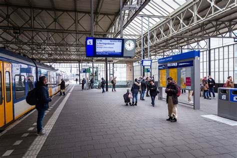 Informatiebord op het Centraal Station van Innsbruck
