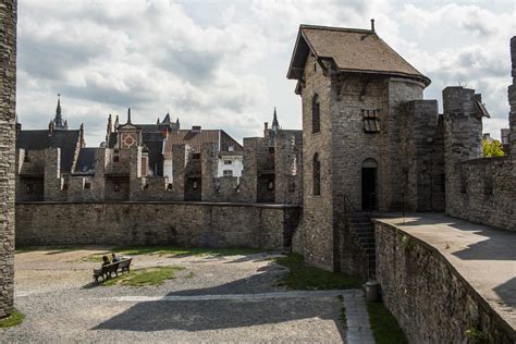Het Gravensteen, een middeleeuwse burcht in het centrum van Gent.