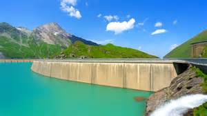 de Grimselpas met zijn stuwmeren en berglandschap