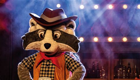 Foto van de mascotte's Randy & Rosie in actie