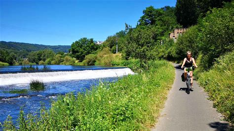 Landschap van het Lahndal met de rivier de Lahn