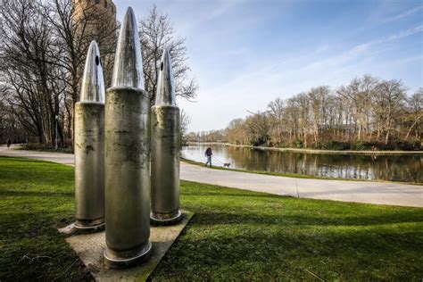 uitzicht op het Maria Hendrikapark met waterpartijen en groen