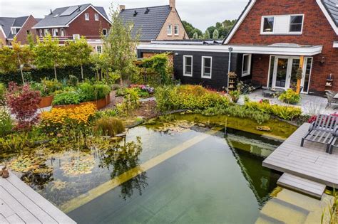 Landschapsfoto van een weelderige tuin in Overijssel