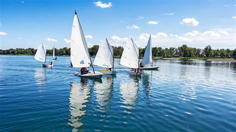 Illustratie van diverse watersporten op het Zuidlaardermeer