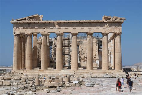 De Akropolis van Athene met het Parthenon