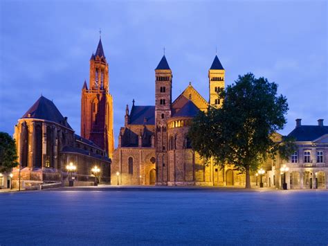 Een sfeervolle foto van de Vrijthof in Maastricht.