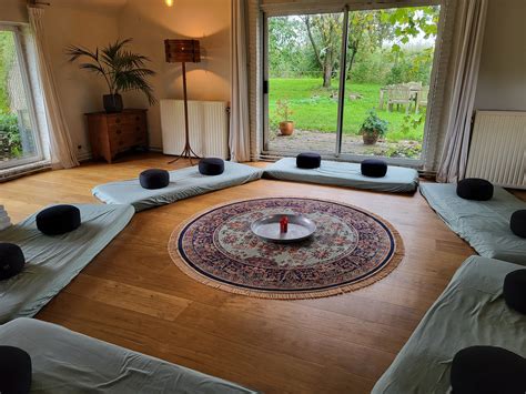 Foto van de praktijkruimte van het Yin Yang Centrum