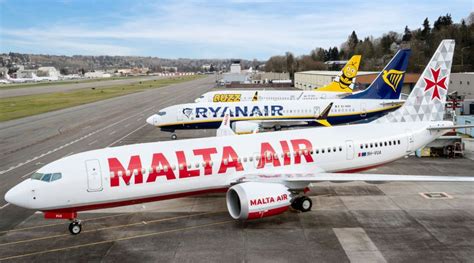 Visuele vergelijking van de bagagevoorwaarden van Ryanair en Malta Air.