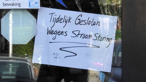 infographic die het domino-effect van de stroomstoring uitlegt