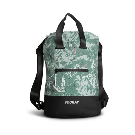 Schematische weergave van de Vooray Flex Cinch Backpack met de belangrijkste kenmerken gemarkeerd