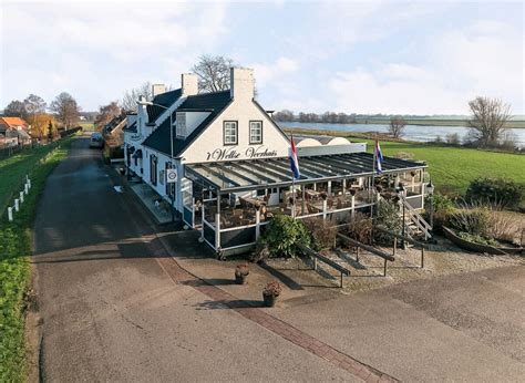 Panoramisch uitzicht vanaf het veerhuis aan de Lek in Culemborg