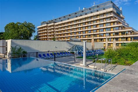 Exterieur van Hotel Ensana Thermal Margaret Island met zwembaden