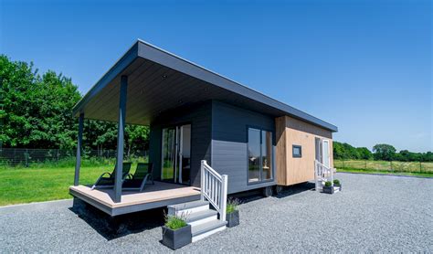 Showterrein van De Bergjes met diverse modellen stacaravans en chalets