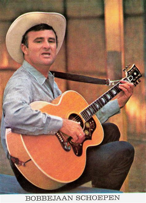 Oude foto van Bobbejaan Schoepen met zijn team in Bobbejaanland