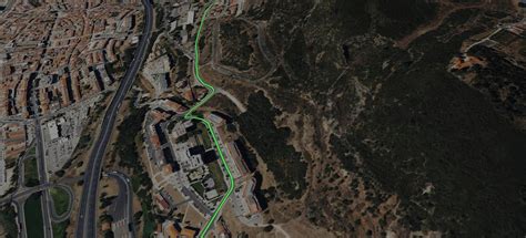 Voorbeeld van een huurauto-ophaalbalie in Monte Gordo, met duidelijke signage van een bekende verhuurder.