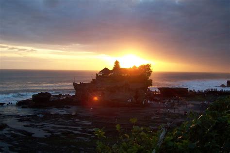 Tempelcomplex Tanah Lot bij zonsondergang