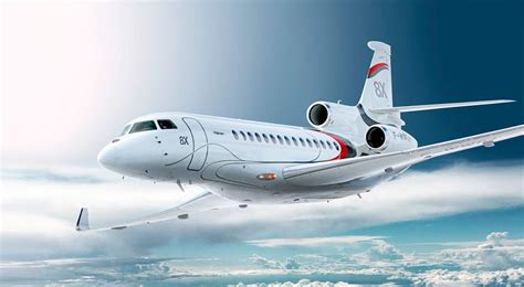 Vergelijking van de vliegbereik en gewicht van de Falcon 900EX en Falcon 8X
