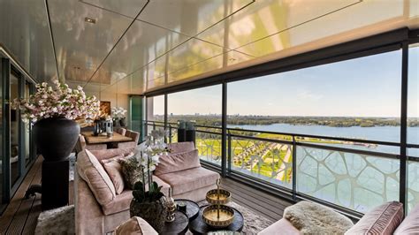 luxe penthouse interieur met uitzicht op de duinen
