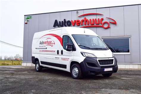 Verschillende types bestelwagens en verhuiswagens van Autoverhuur Meerschaert.