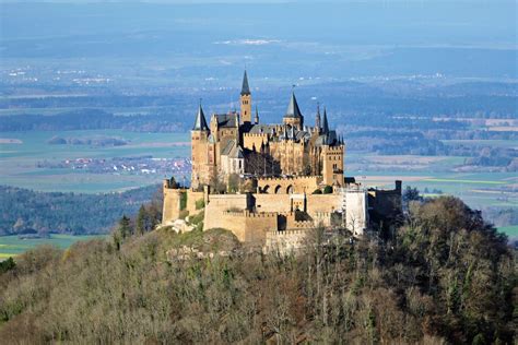 panoramisch uitzicht op Idar-Oberstein met kastelen en de Nahe rivier