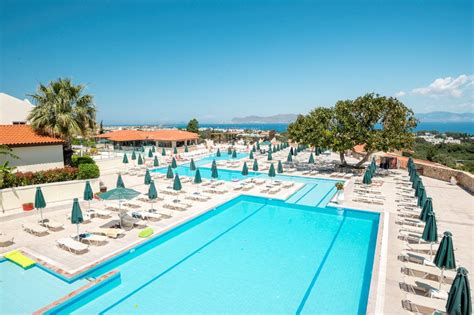 Aquapark van Aegean View Aqua Resort op Kos met uitzicht op zee en bergen