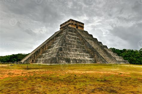 De Piramide van Kukulkan in Chichén Itzá, Mexico