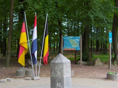 het drielandenpunt in Vaals, waar Nederland, België en Duitsland samenkomen