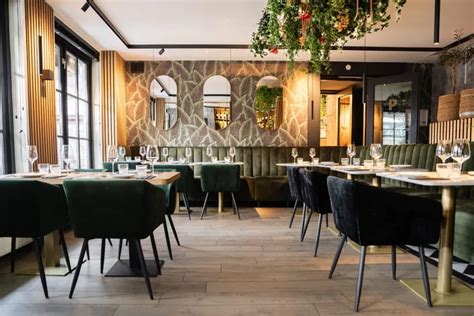 Interieur van restaurant Proto, geschikt voor grote feesten en evenementen.