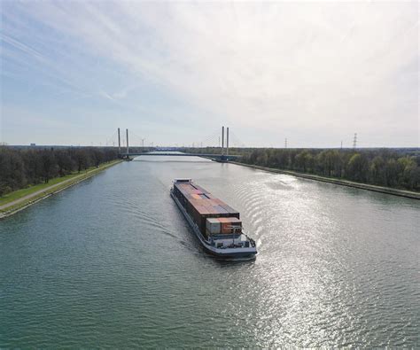Traditionele Spreewald-punter op een kanaal