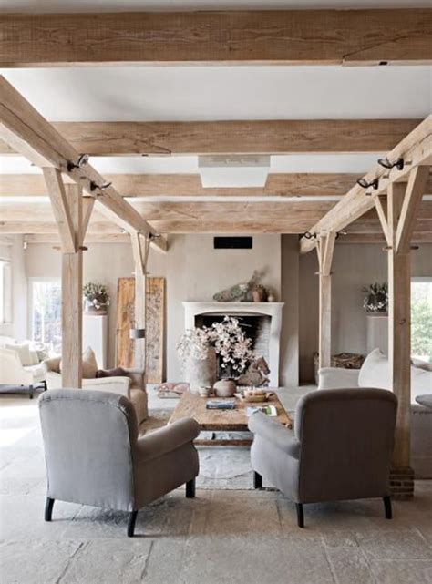 Interieur van Chalet Faro Durbuy met houten balken en sfeervolle inrichting