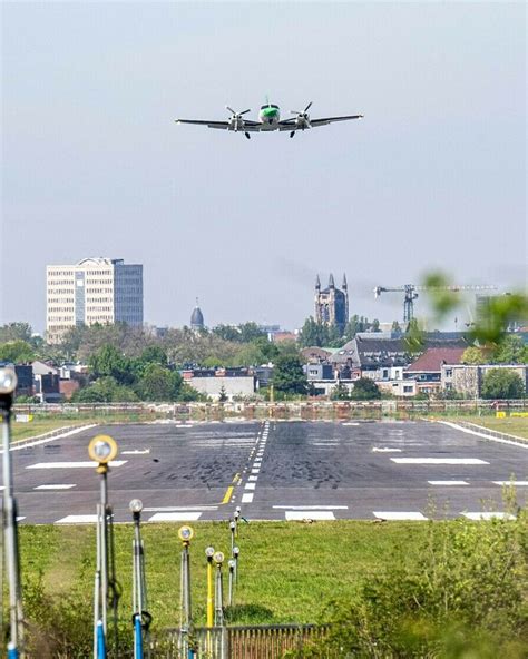 Infographic met de gemiddelde prijzen van vluchten van Antwerpen Deurne naar verschillende Tunesische steden