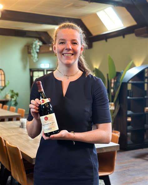 Interieur van een conferentieruimte in Hotel De Beyaerd met uitzicht op de natuur